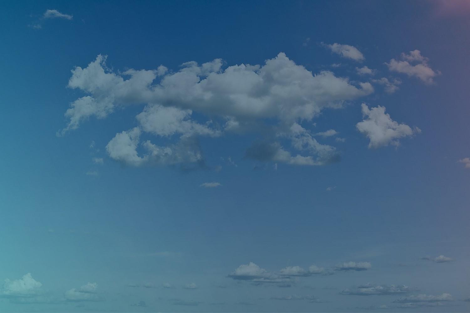 A photo of clouds that symbolizes Cloud Computing.